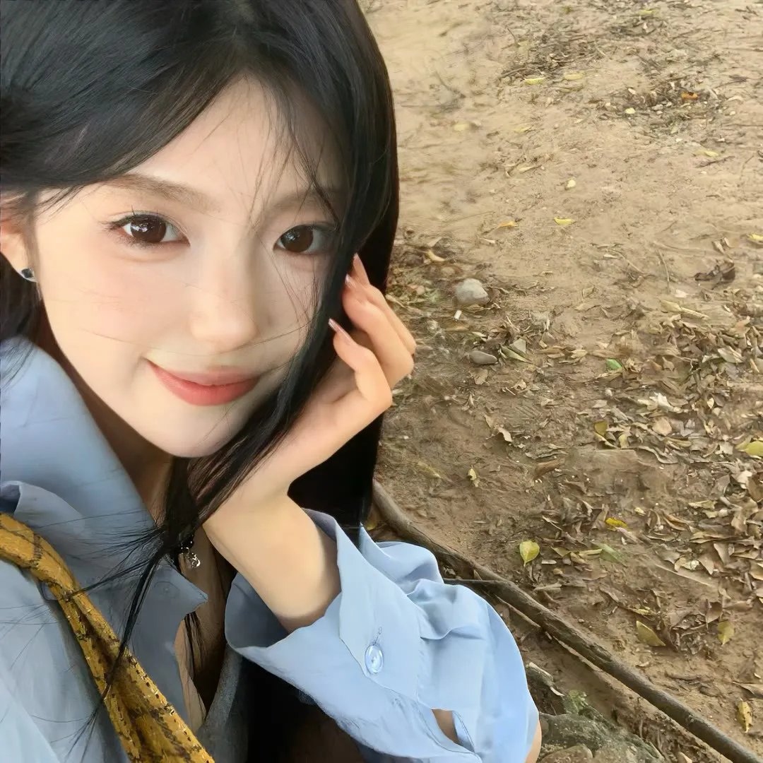 色肉毒蝎女
